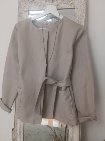 /products/giacca-jolie-beige/